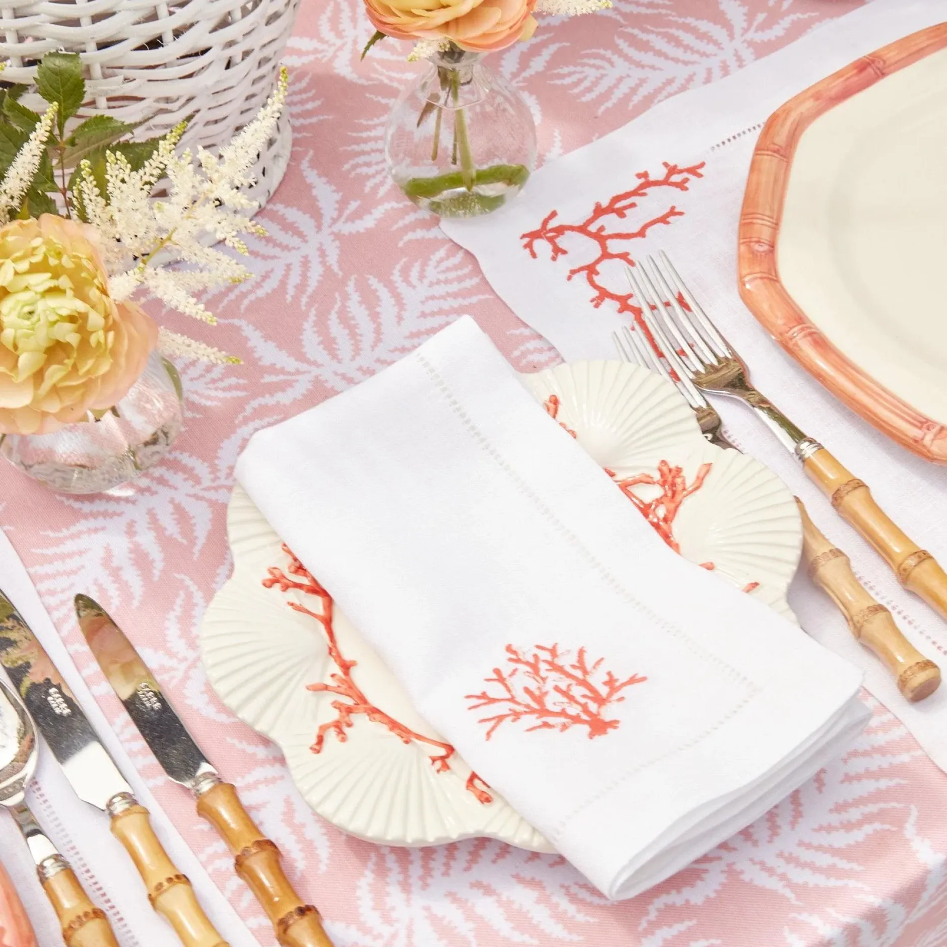 Sale Mrs. Alice Coral Linen Napkins (Set Of 4)