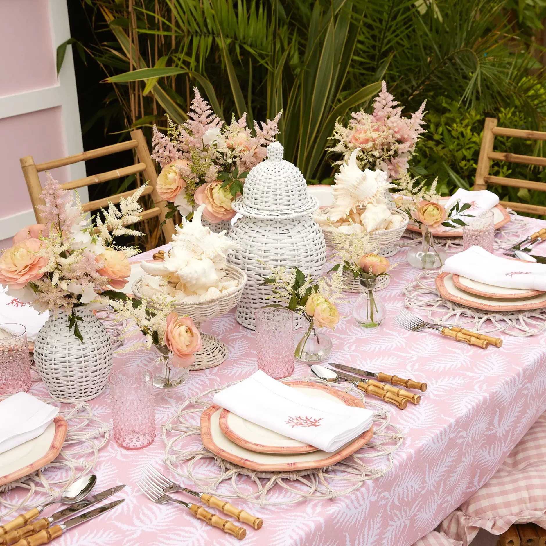 Sale Mrs. Alice Coral Linen Napkins (Set Of 4)