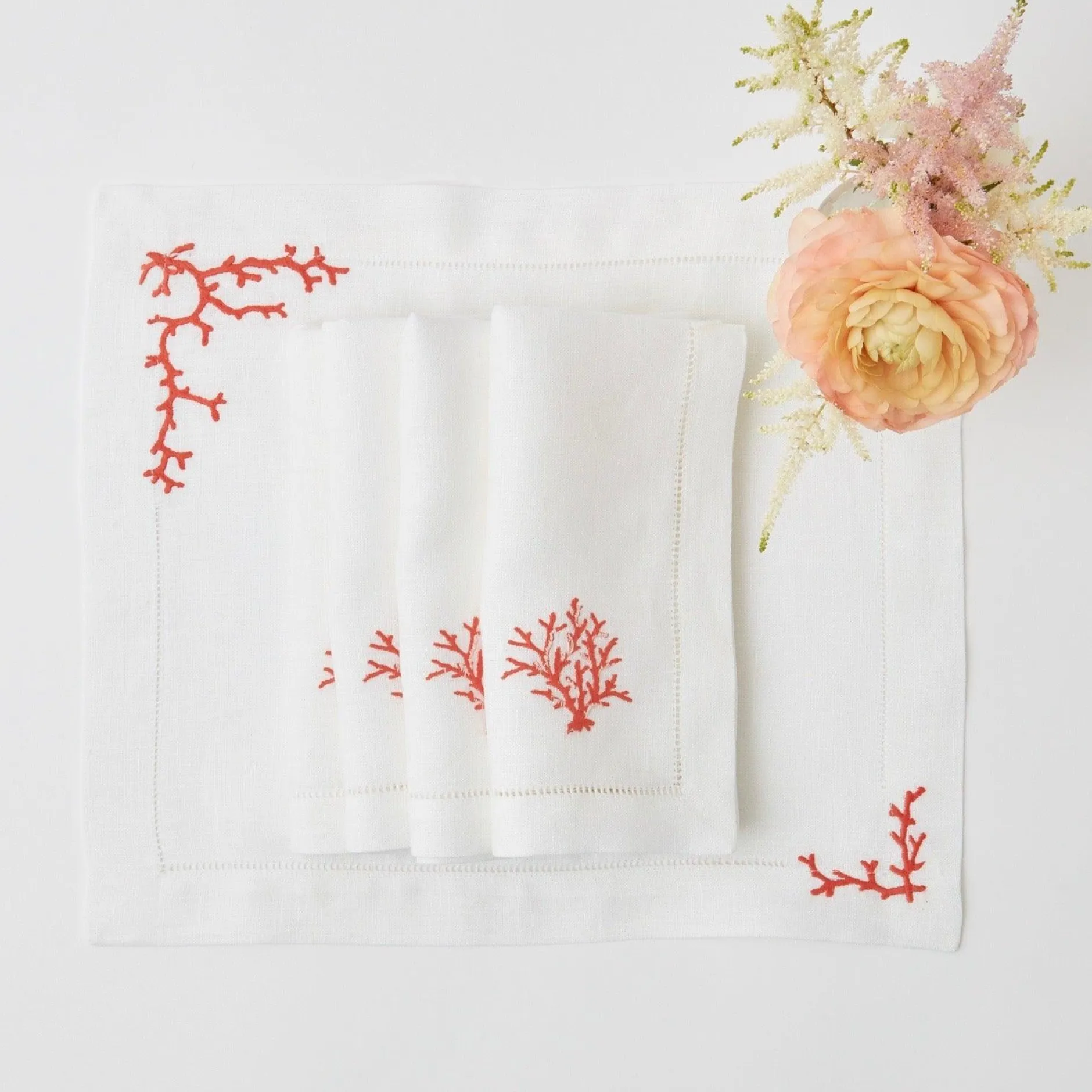 Sale Mrs. Alice Coral Linen Napkins (Set Of 4)