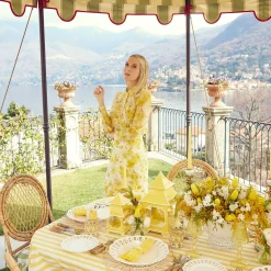 Best Mrs. Alice Green & Yellow Parrot Candlescape