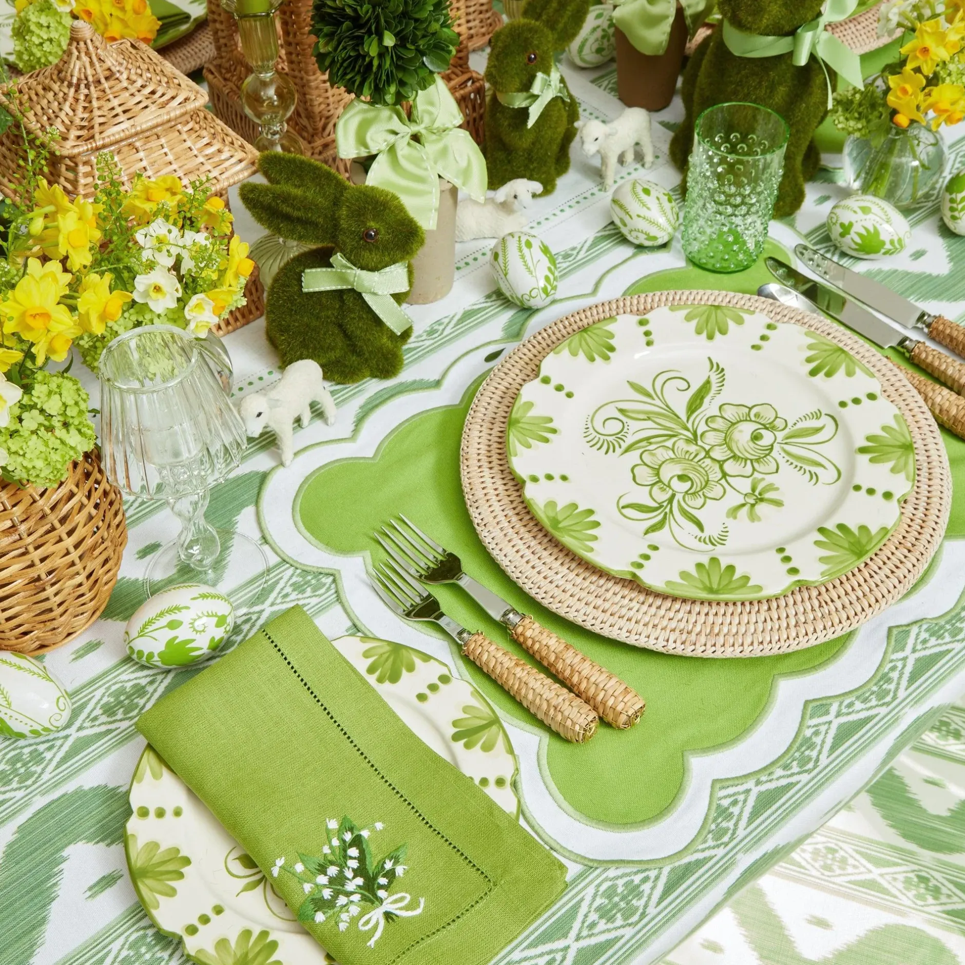 Best Mrs. Alice Lily Of The Valley Decoration Set