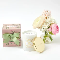 Hot Mrs. Alice Portrait Of A Garden Scented Candle