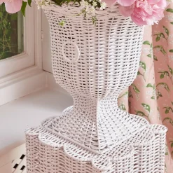 Hot Mrs. Alice White Liliana Scalloped Rattan Pedestal And Urn